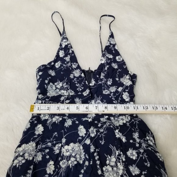 Showpo Down For The Night Navy Floral Playsuit - Picture 10 of 12